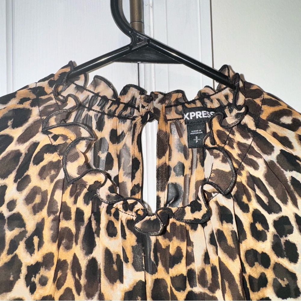 Express mock neck sheer leopard print short sleeve blouse top brown black S - Picture 5 of 16